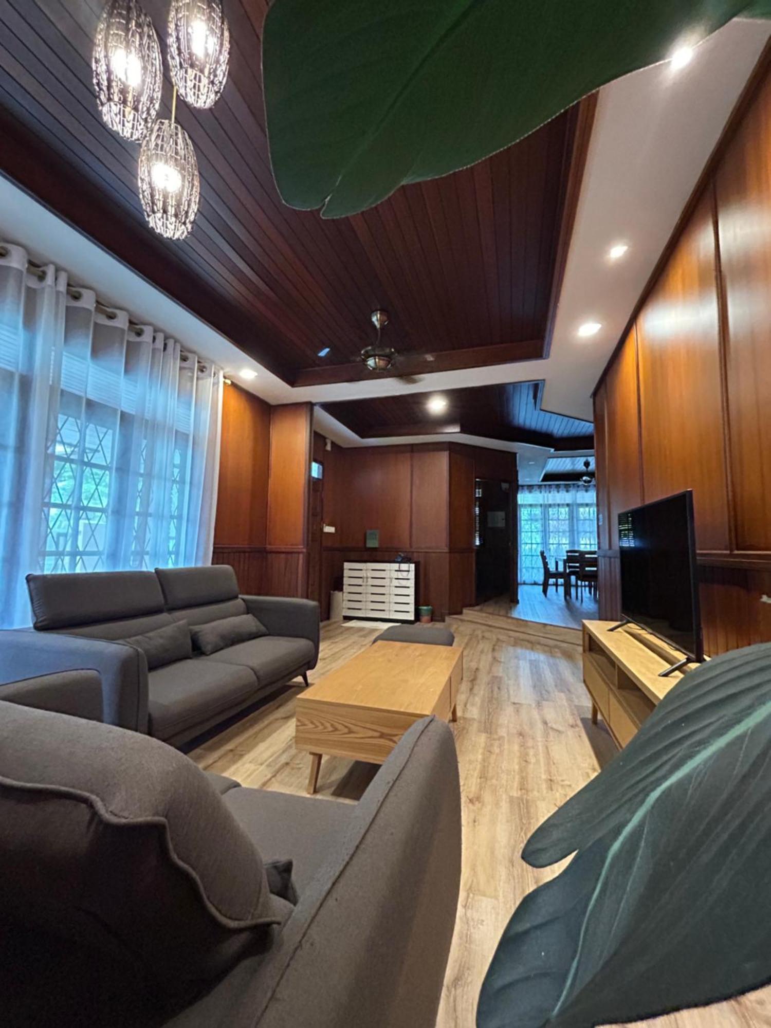 De Wooden Bungalow - Stutong Kuching Ngoại thất bức ảnh